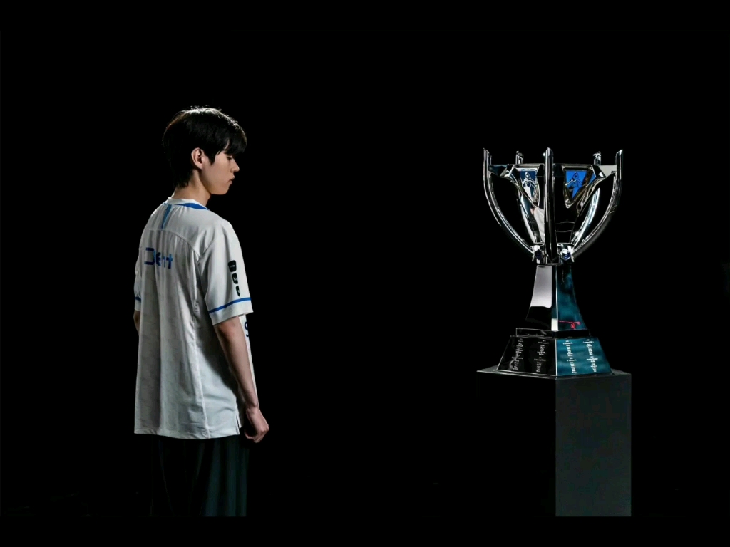 包含XL横扫TeamWE，Deft惊艳世界的词条