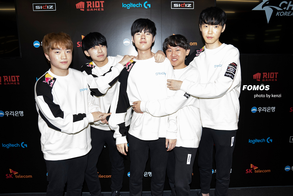 包含XL横扫TeamWE，Deft惊艳世界的词条