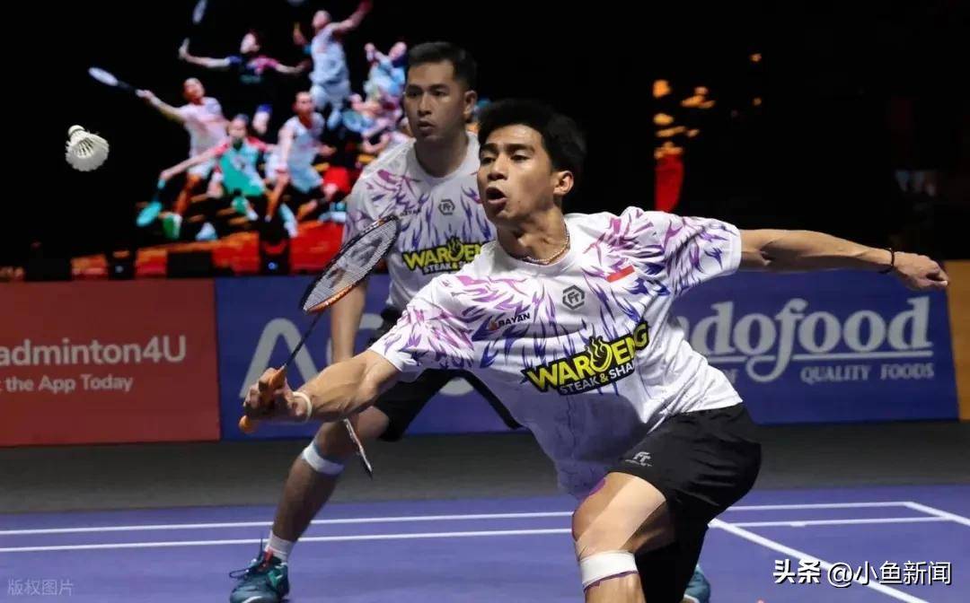 印尼羽毛球队鏖战法国羽毛球队，林丹送出助攻