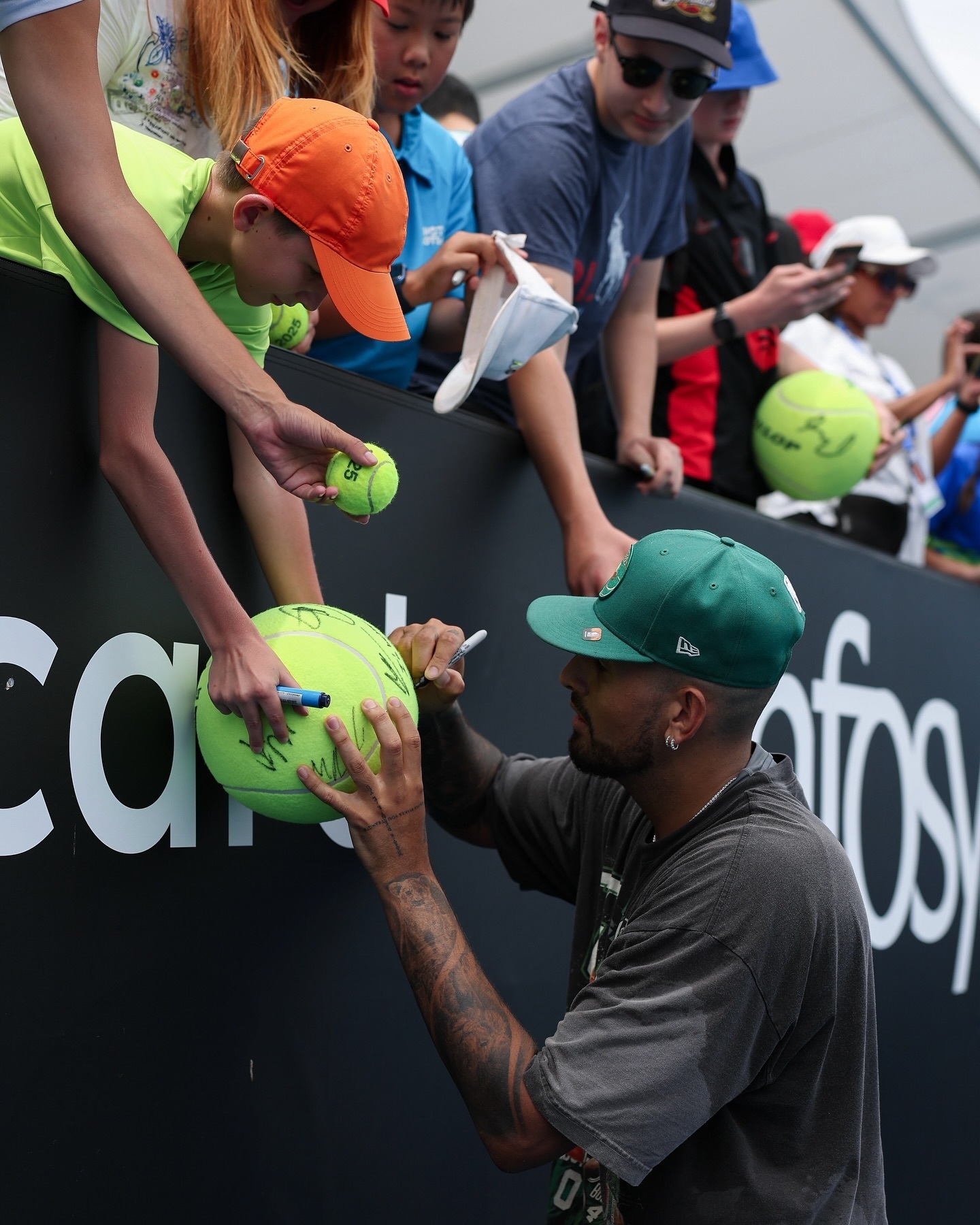 法国网球队险胜美国网球队，克耶高斯绝境逆转