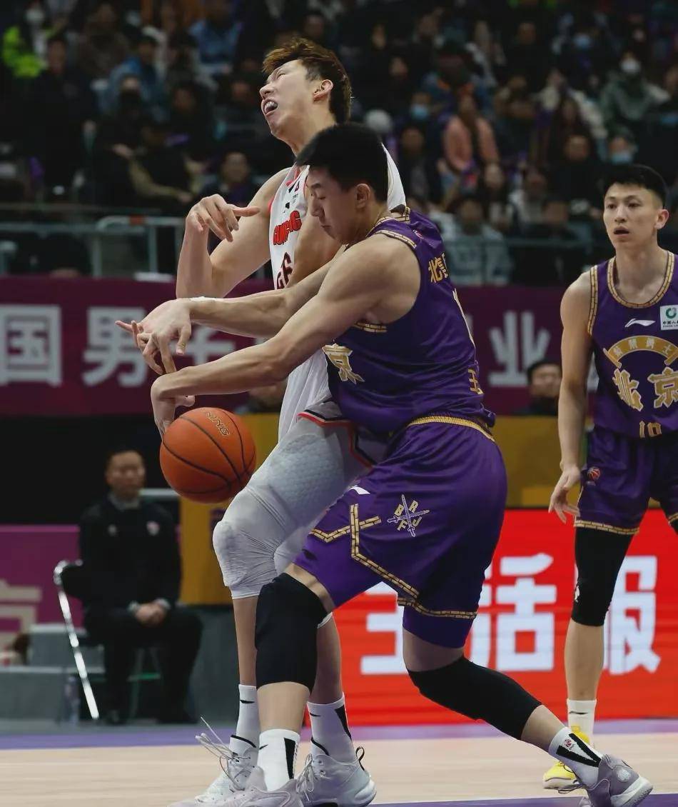 北京队完胜山西队,周琦惊艳四座 北京队完胜山西队,周琦惊艳四座