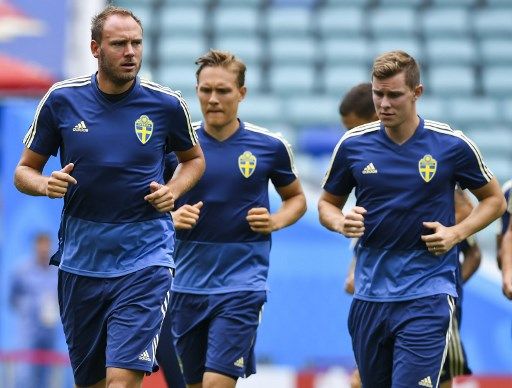 日本队碾压瑞典队,许昕带队取胜 日本队碾压瑞典队,许昕带队取胜