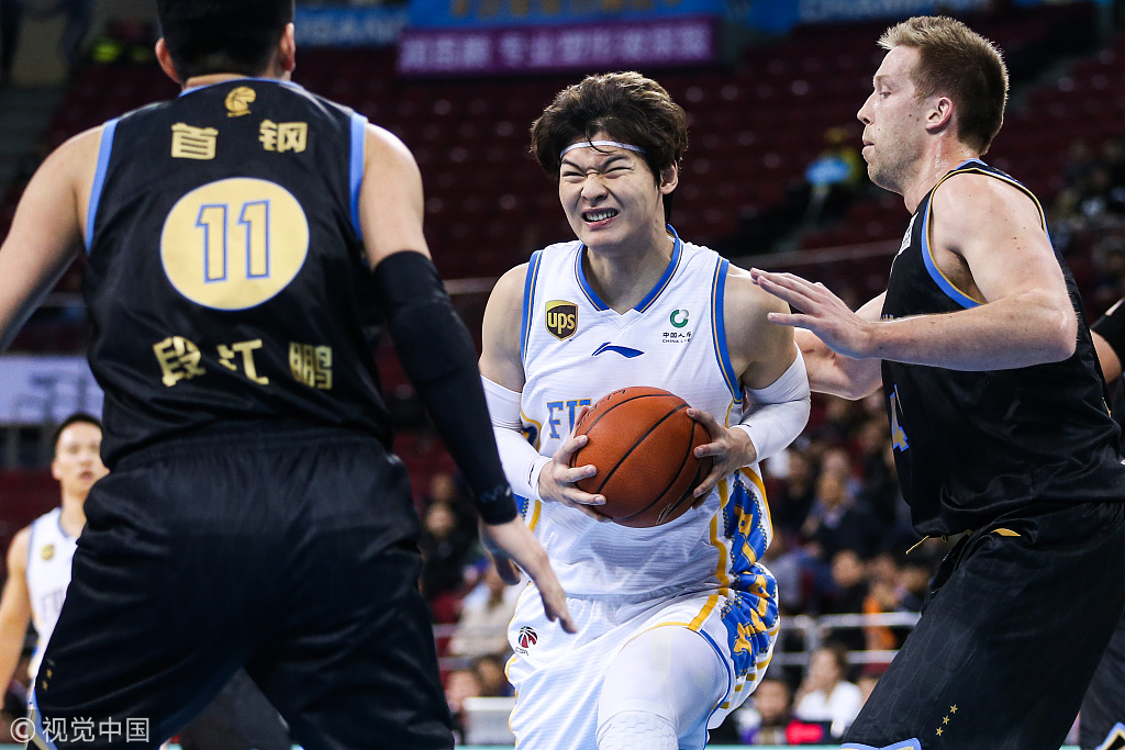 魔术绝杀福建队,王哲林统治全场 魔术绝杀福建队,王哲林统治全场