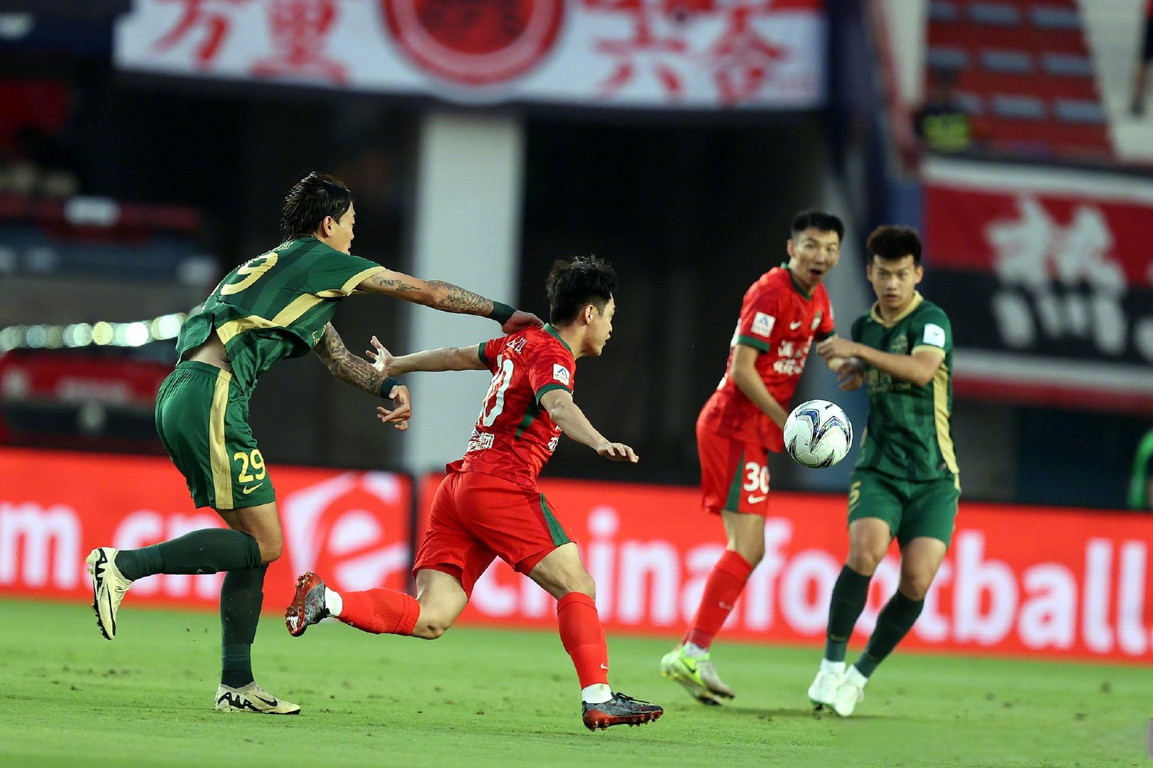 中国队鏖战泰国队,辛杜状态火热 中国队鏖战泰国队,辛杜状态火热