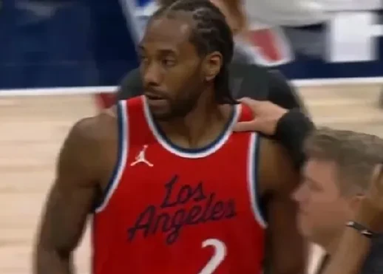 掘金轻取火箭,伦纳德高光表现 掘金轻取火箭,伦纳德高光表现