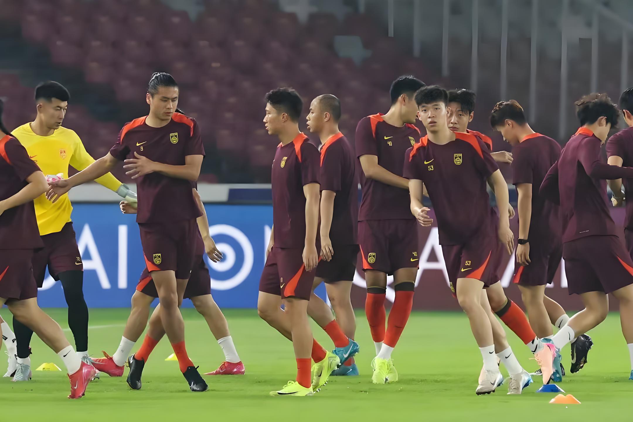 中国队横扫印尼队,桃田贤斗统治全场 中国队横扫印尼队,桃田贤斗统治全场