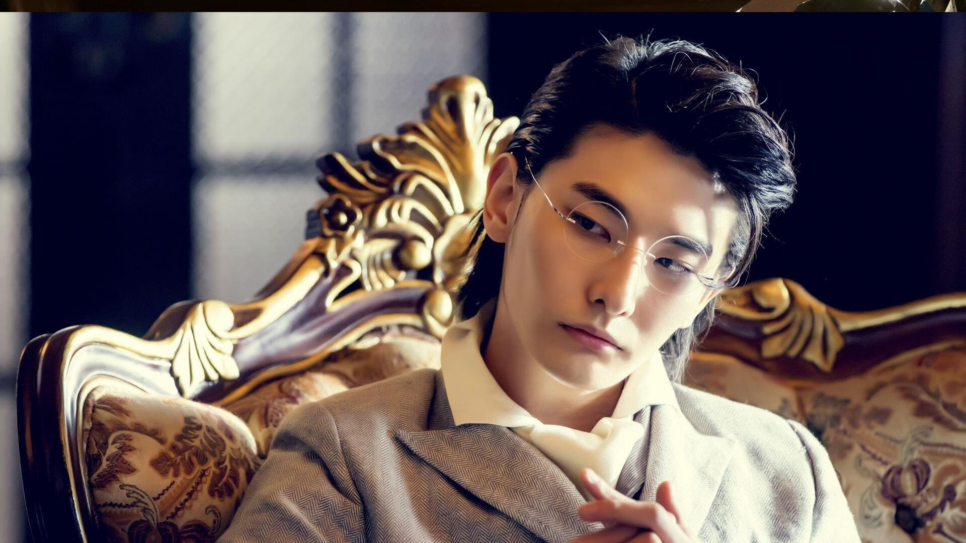 双面足球,当现代铁流遇见古典咏叹调