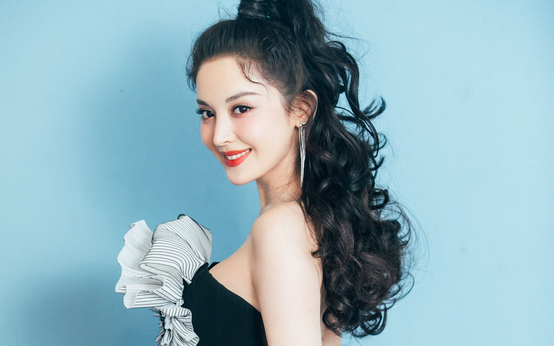 跨越国界的绿茵证明，加维在AC米兰对阵伊拉克友谊赛中闪耀崛起