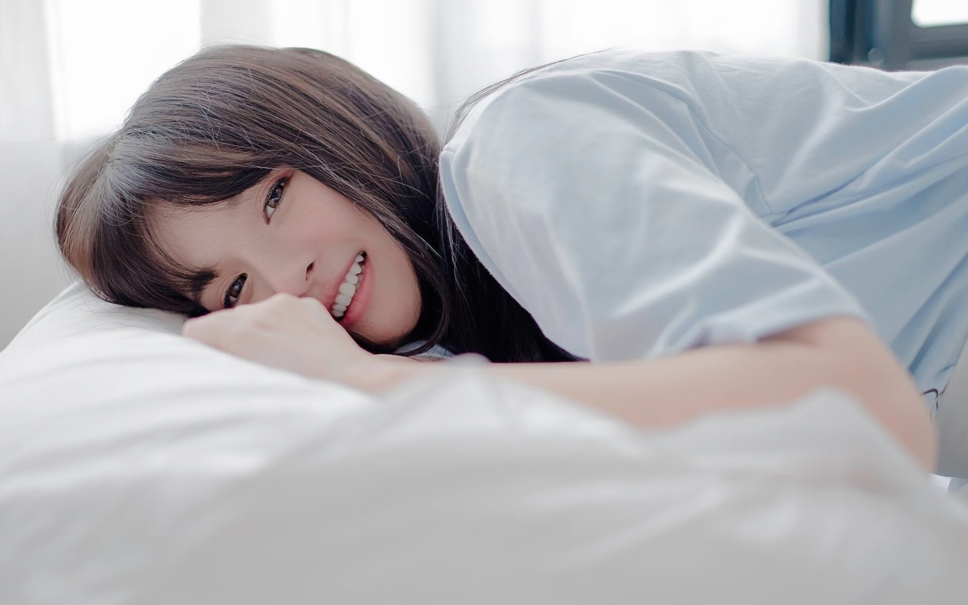 绿茵与硬木的双重奏，跨越时空的史诗逆转与体育精神的永恒奇迹