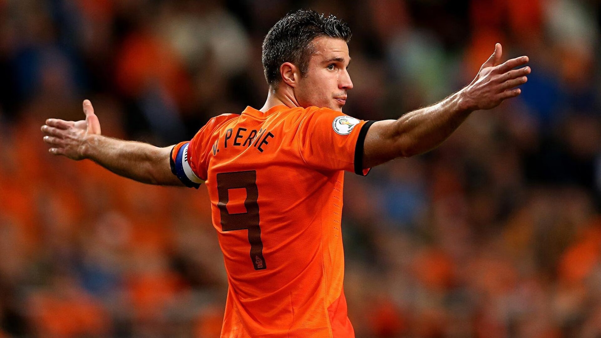 钢铁意志，特奥在基多赛道与银石的双线征服